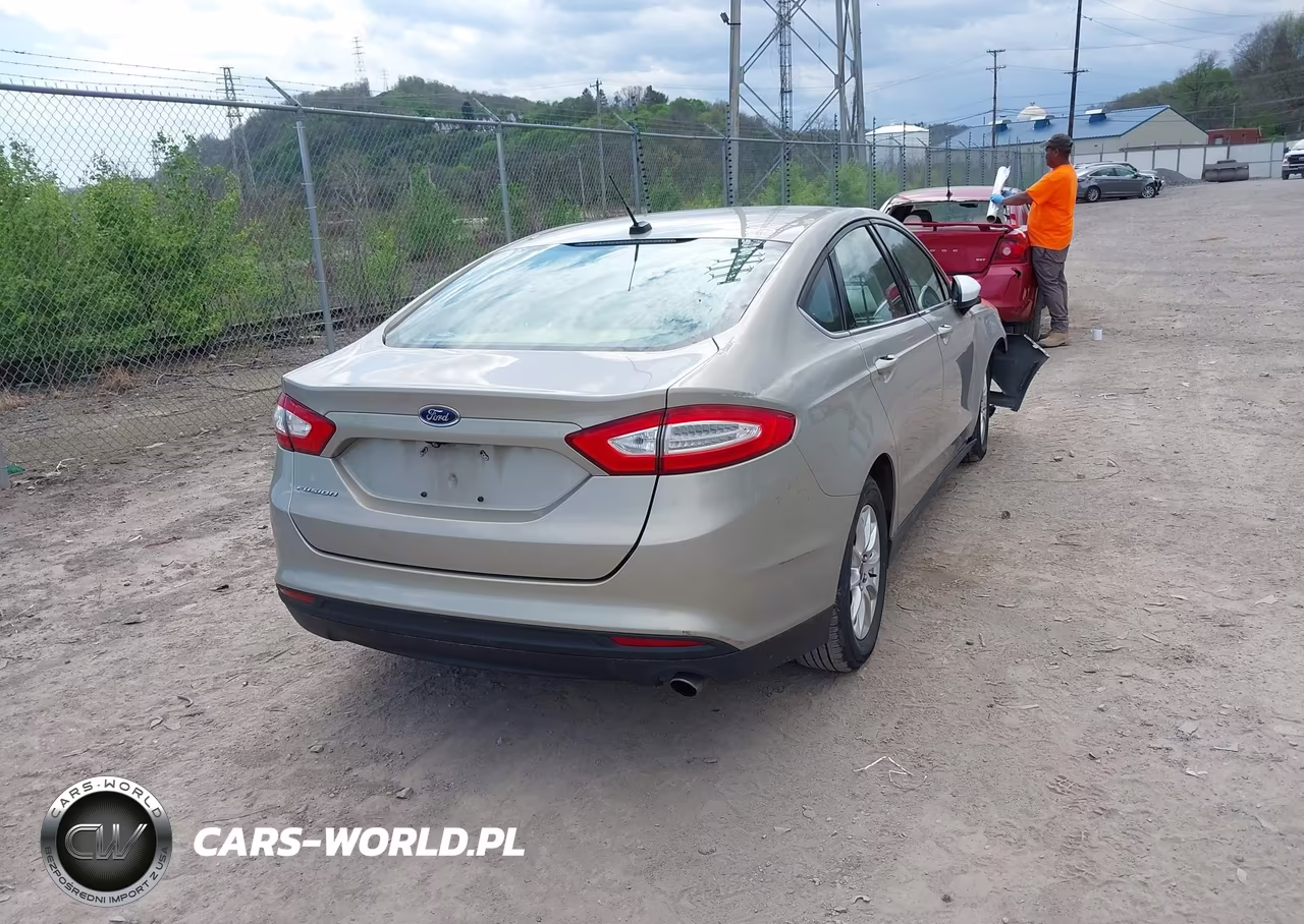 2015 Ford Fusion S VIN:3FA6P0G72FR243171 - 4