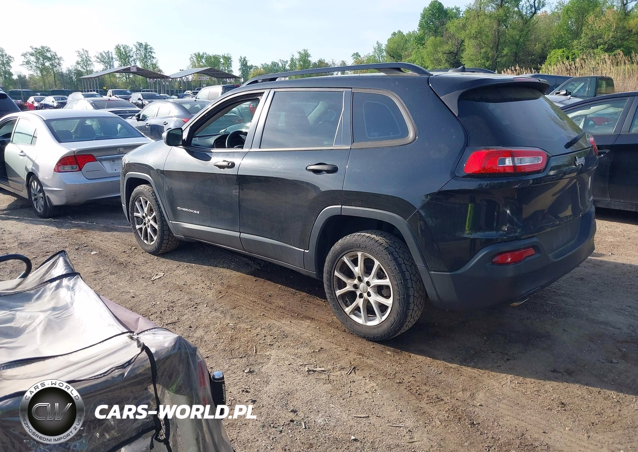 2015 Jeep Cherokee Sport VIN:1C4PJLAB1FW721253 - 3