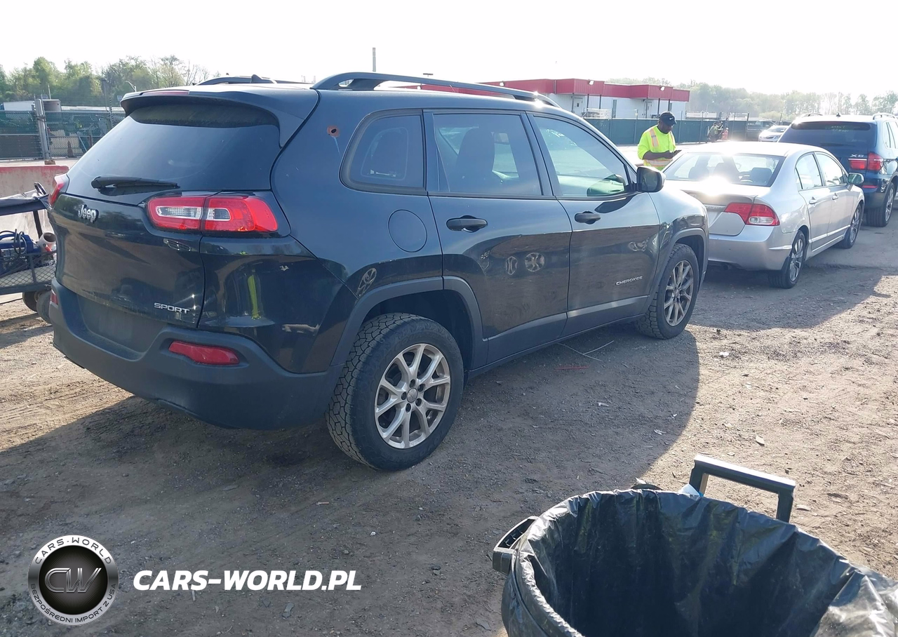 2015 Jeep Cherokee Sport VIN:1C4PJLAB1FW721253 - 4