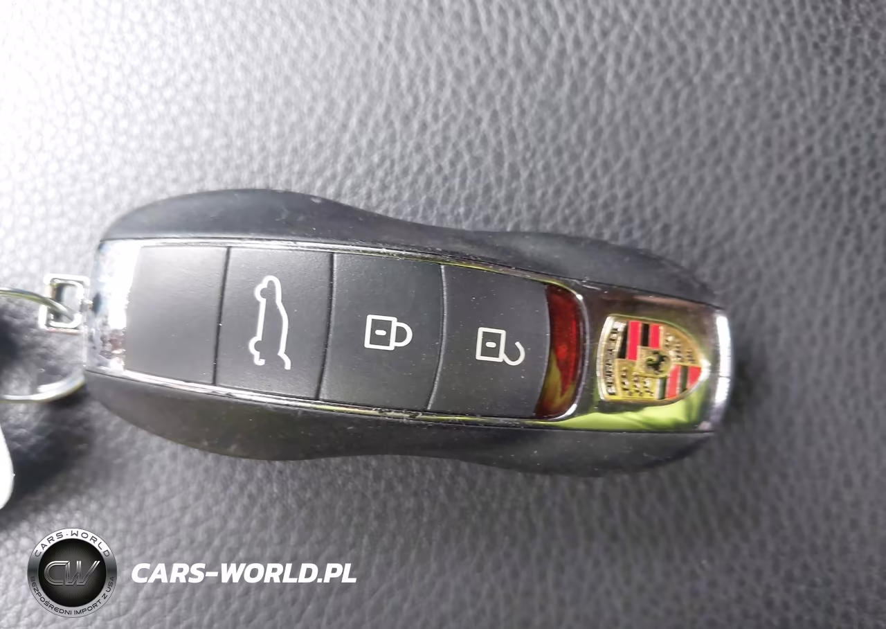 2023 Porsche Macan T VIN:WP1AA2A54PLB21399 - 11