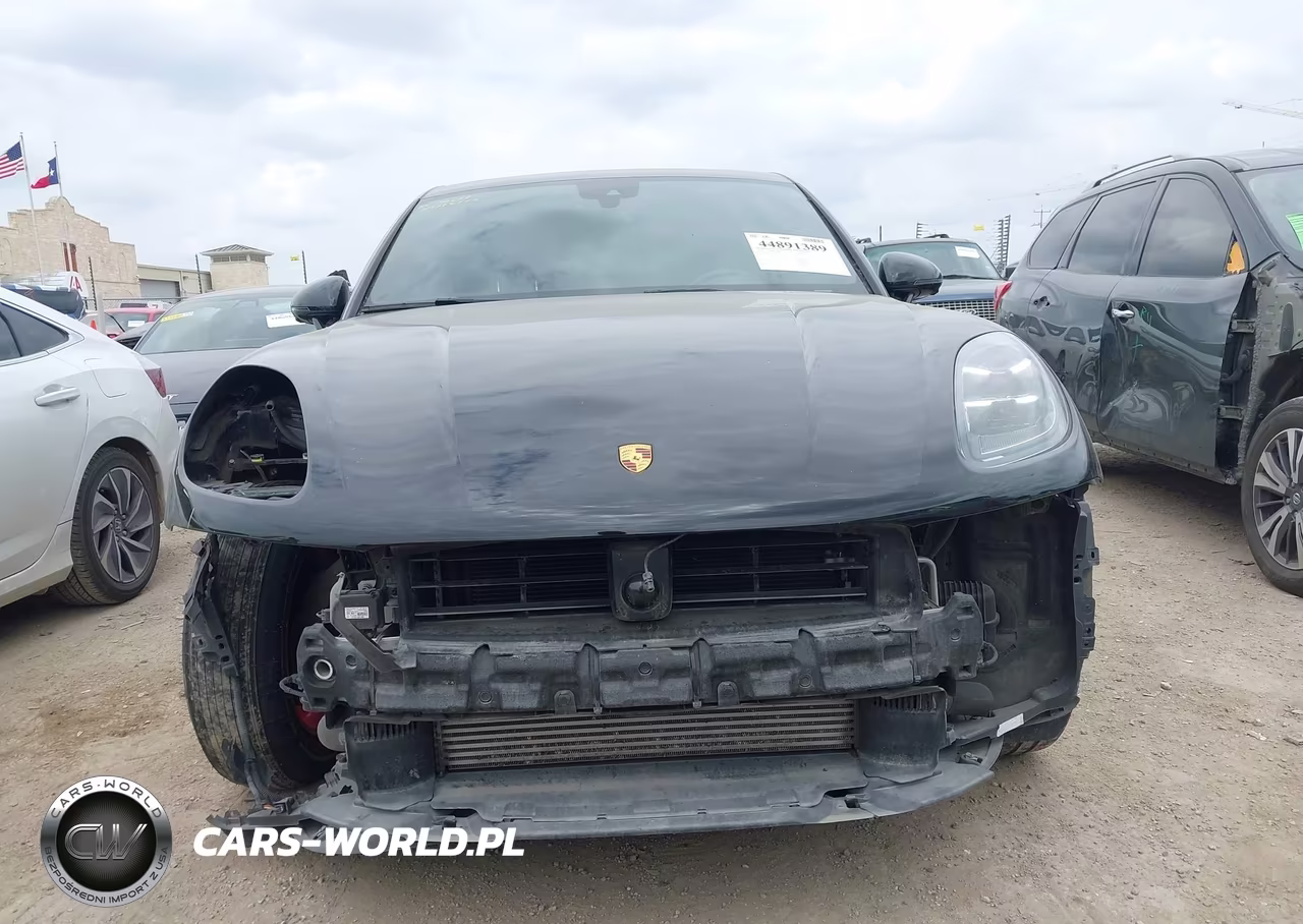 2023 Porsche Macan T VIN:WP1AA2A54PLB21399 - 13