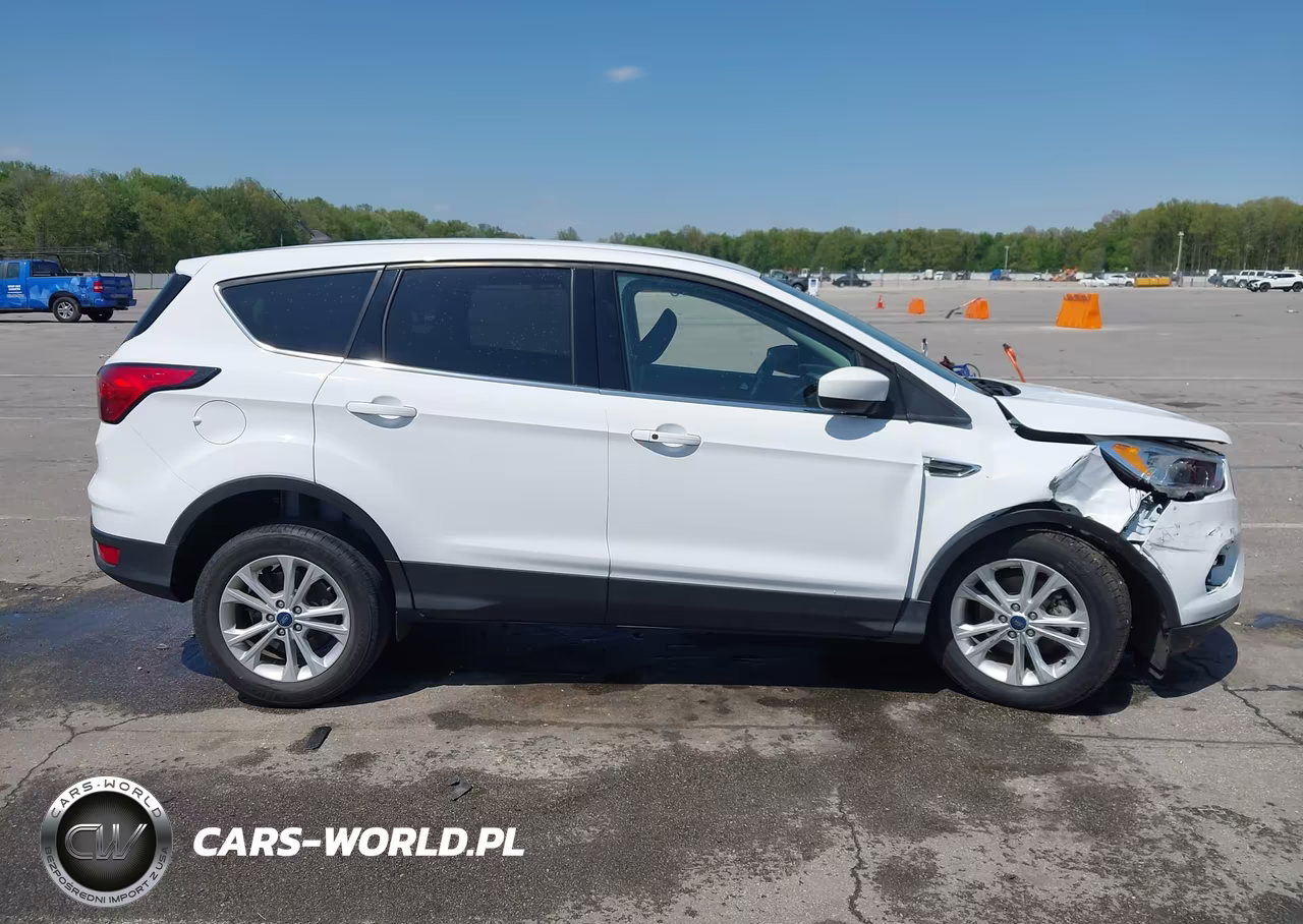 2019 Ford Escape Se VIN:1FMCU0GDXKUA29832 - 13