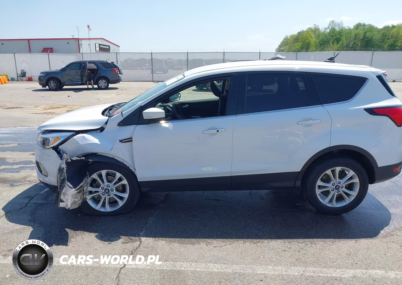 2019 Ford Escape Se VIN:1FMCU0GDXKUA29832 - 14