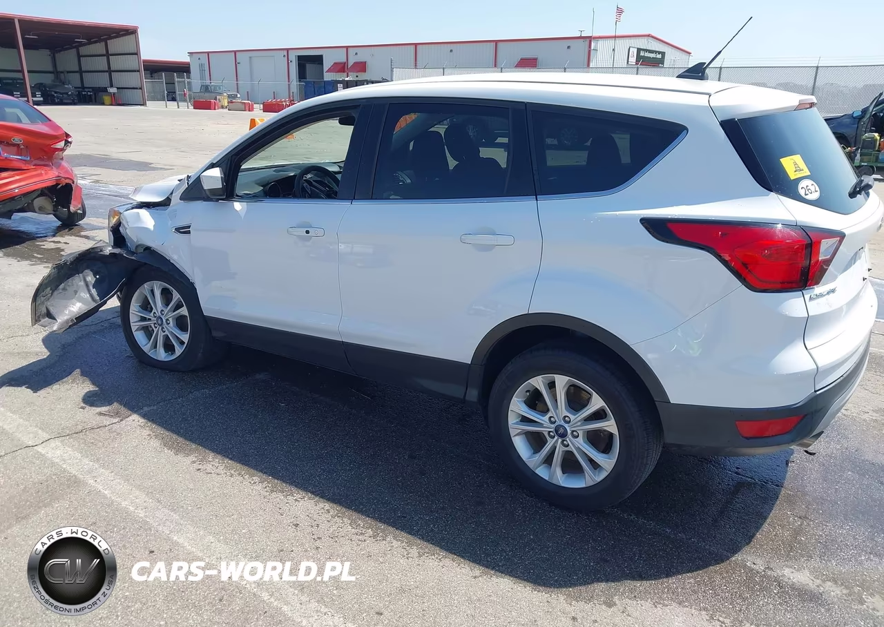 2019 Ford Escape Se VIN:1FMCU0GDXKUA29832 - 3