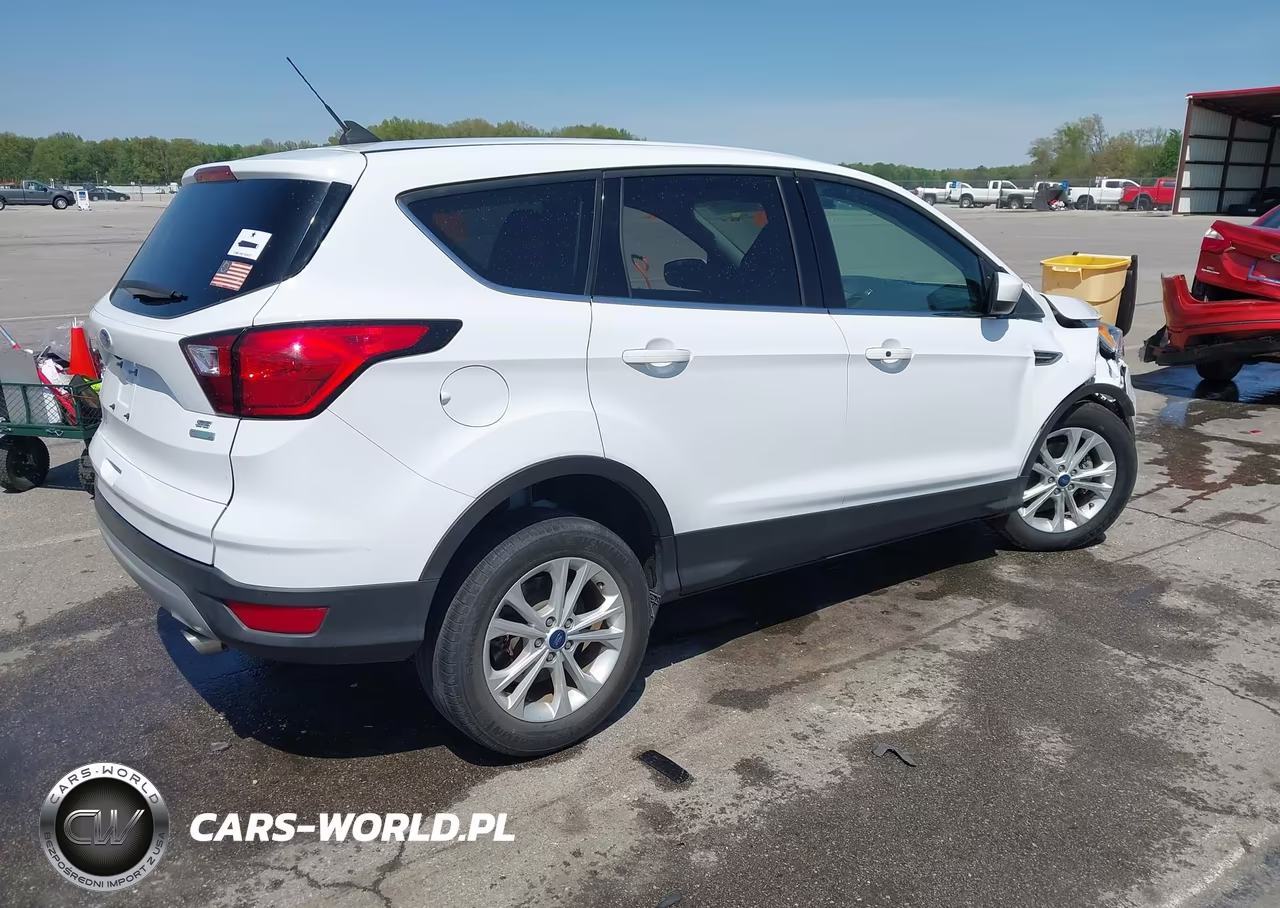 2019 Ford Escape Se VIN:1FMCU0GDXKUA29832 - 4