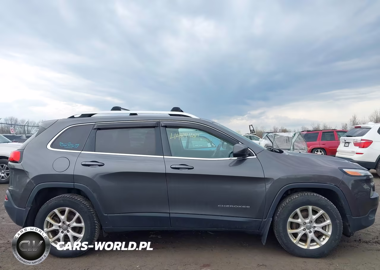 2017 Jeep Cherokee Latitude 4X4 VIN:1C4PJMCS5HW547340 - 13