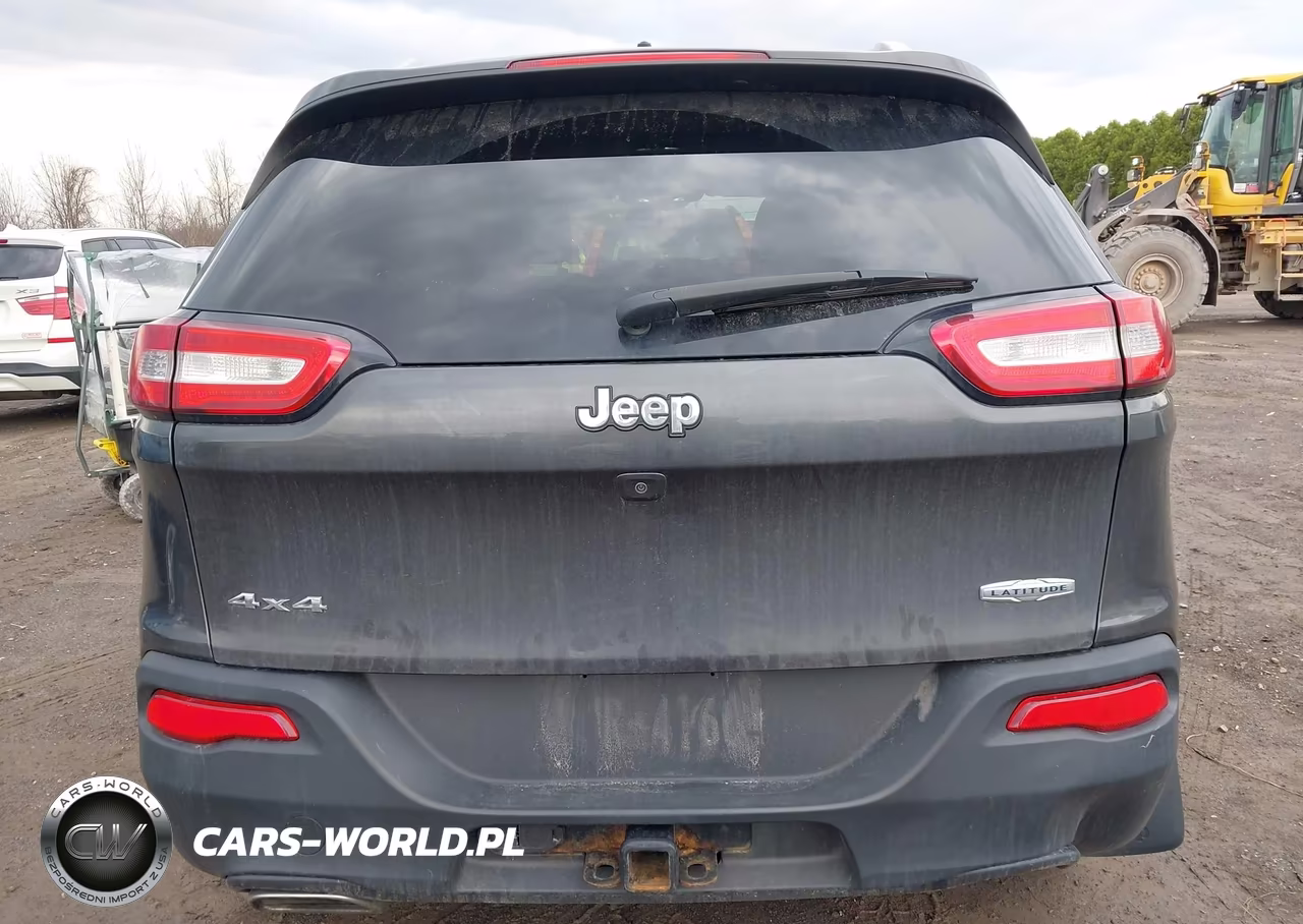 2017 Jeep Cherokee Latitude 4X4 VIN:1C4PJMCS5HW547340 - 16