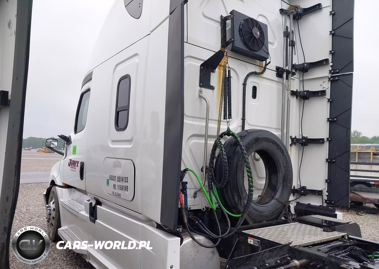 2018 Freightliner New Cascadia 126 VIN:3AKJHHDRXJSJS9493 - 13