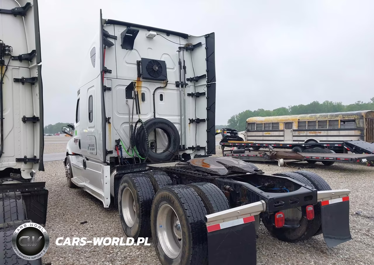 2018 Freightliner New Cascadia 126 VIN:3AKJHHDRXJSJS9493 - 3