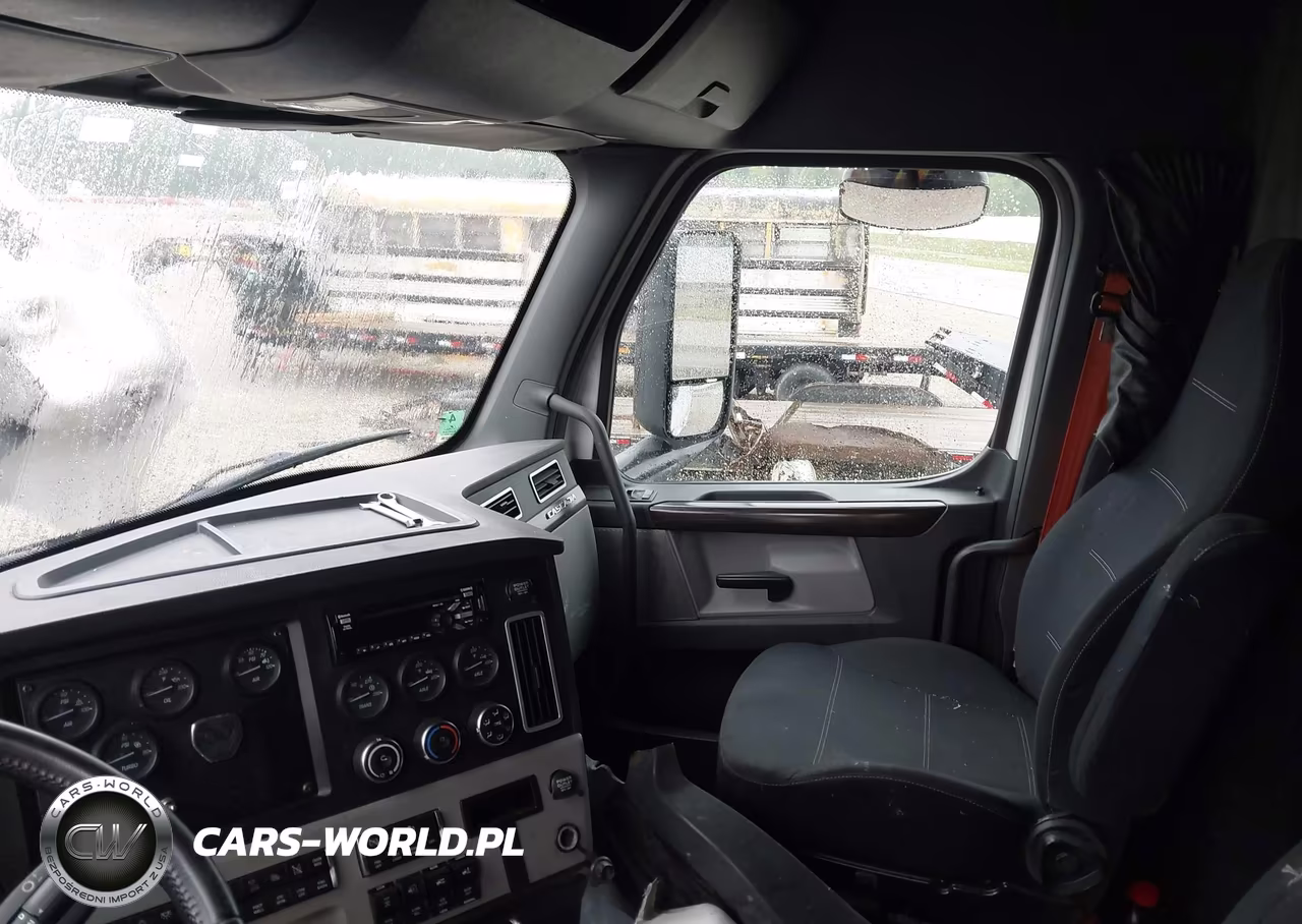 2018 Freightliner New Cascadia 126 VIN:3AKJHHDRXJSJS9493 - 6