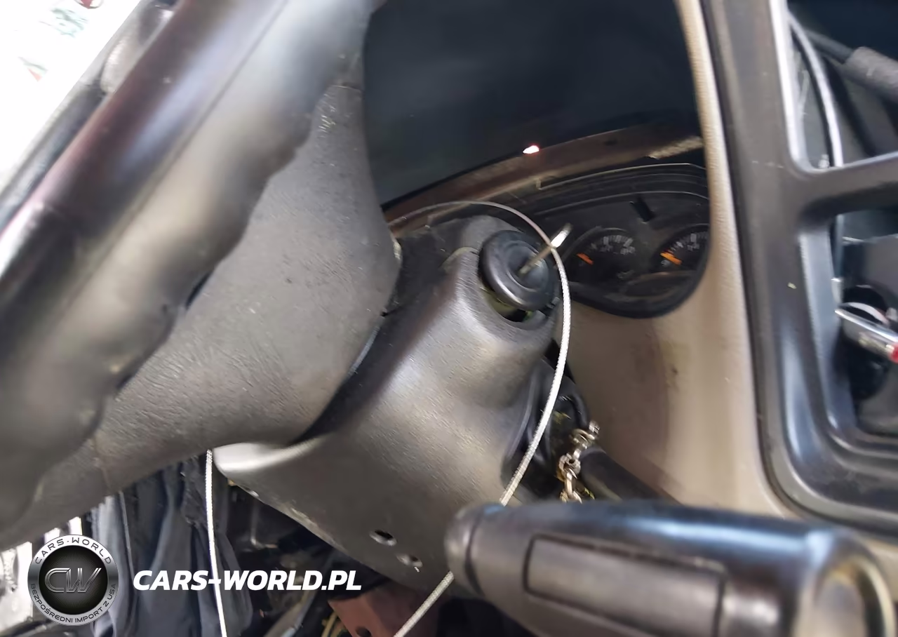 2005 Chevrolet Silverado 1500 Z71 VIN:1GCEK19B55E143935 - 11
