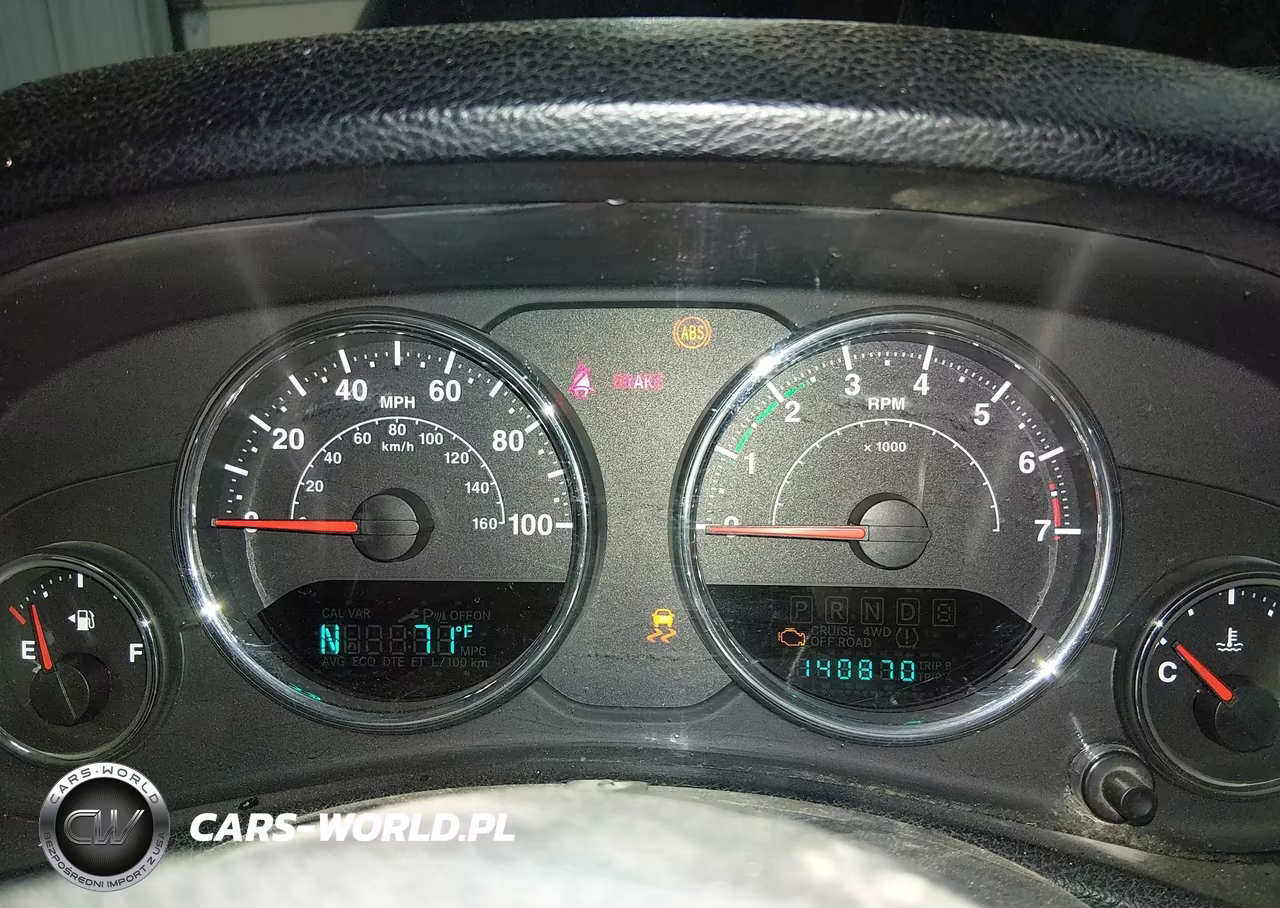 2012 Jeep Wrangler Unlimited Sport VIN:1C4BJWDG2CL141915 - 7