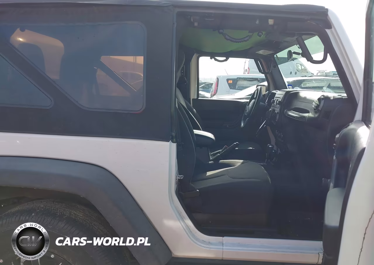 2015 Jeep Wrangler Willys Wheeler VIN:1C4AJWAG1FL756623 - 5