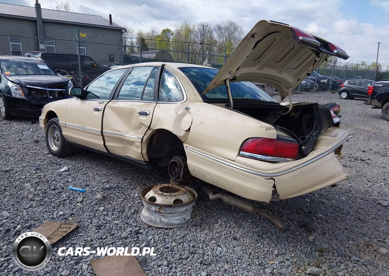 1997 Ford Crown Victoria Lx VIN:2FALP74W5VX204615 - 3