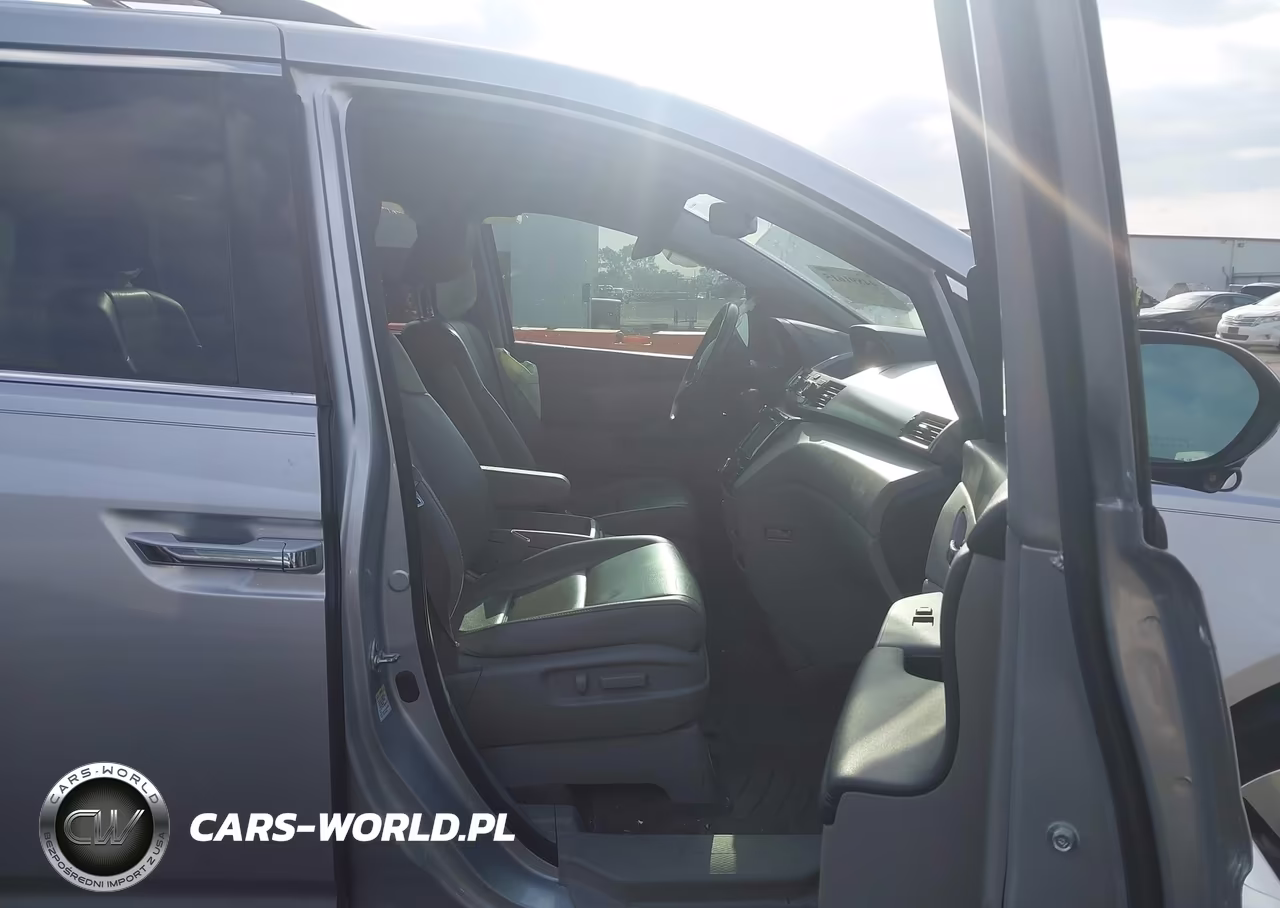 2014 Honda Odyssey Touring-Touring Elite VIN:5FNRL5H95EB082458 - 5