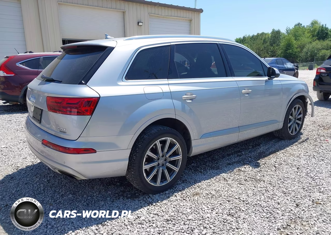 2018 Audi Q7 3.0T Premium VIN:WA1LAAF74JD040297 - 4