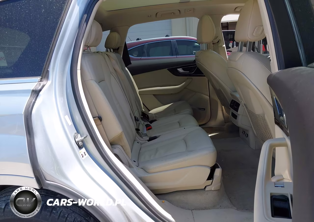2018 Audi Q7 3.0T Premium VIN:WA1LAAF74JD040297 - 8