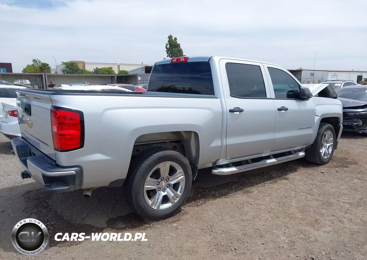 2018 Chevrolet Silverado 1500 Custom VIN:3GCPCPECXJG527333 - 4