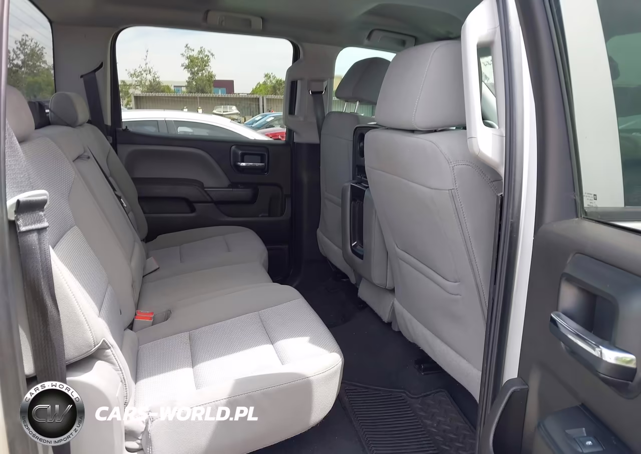 2018 Chevrolet Silverado 1500 Custom VIN:3GCPCPECXJG527333 - 8
