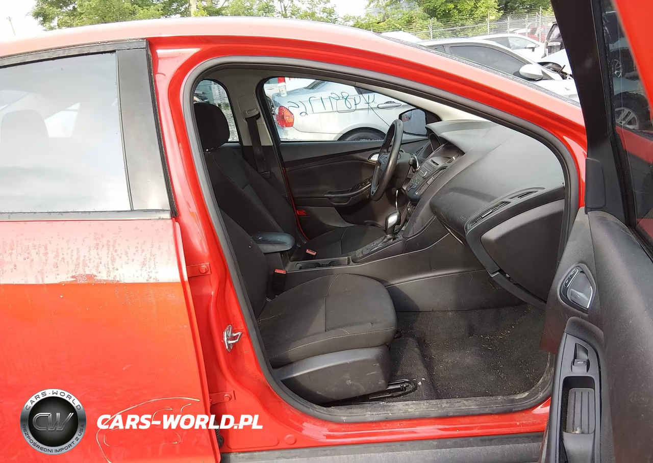 2017 Ford Focus Se VIN:1FADP3FE2HL276097 - 5