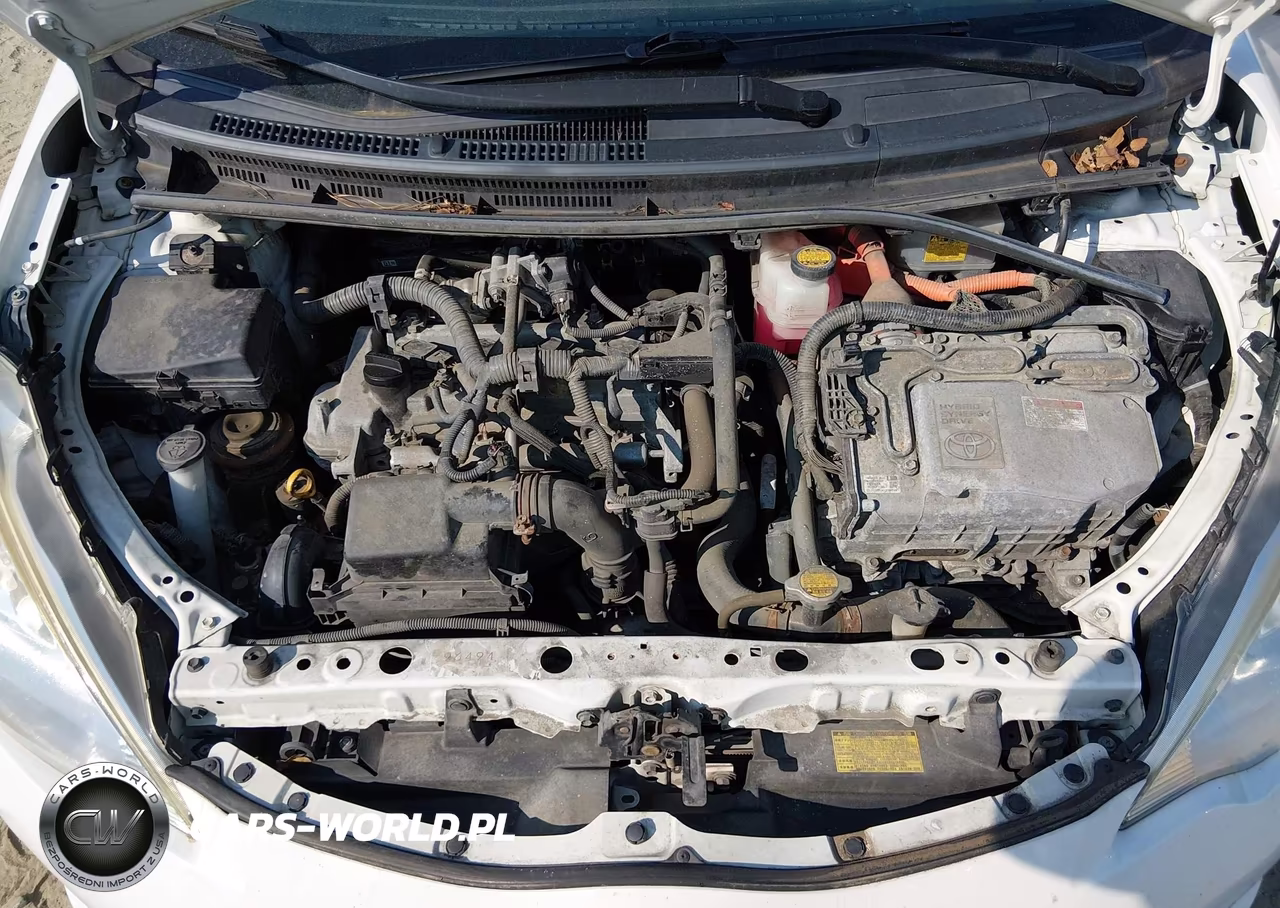 2012 Toyota Prius C Three VIN:JTDKDTB36C1515170 - 10