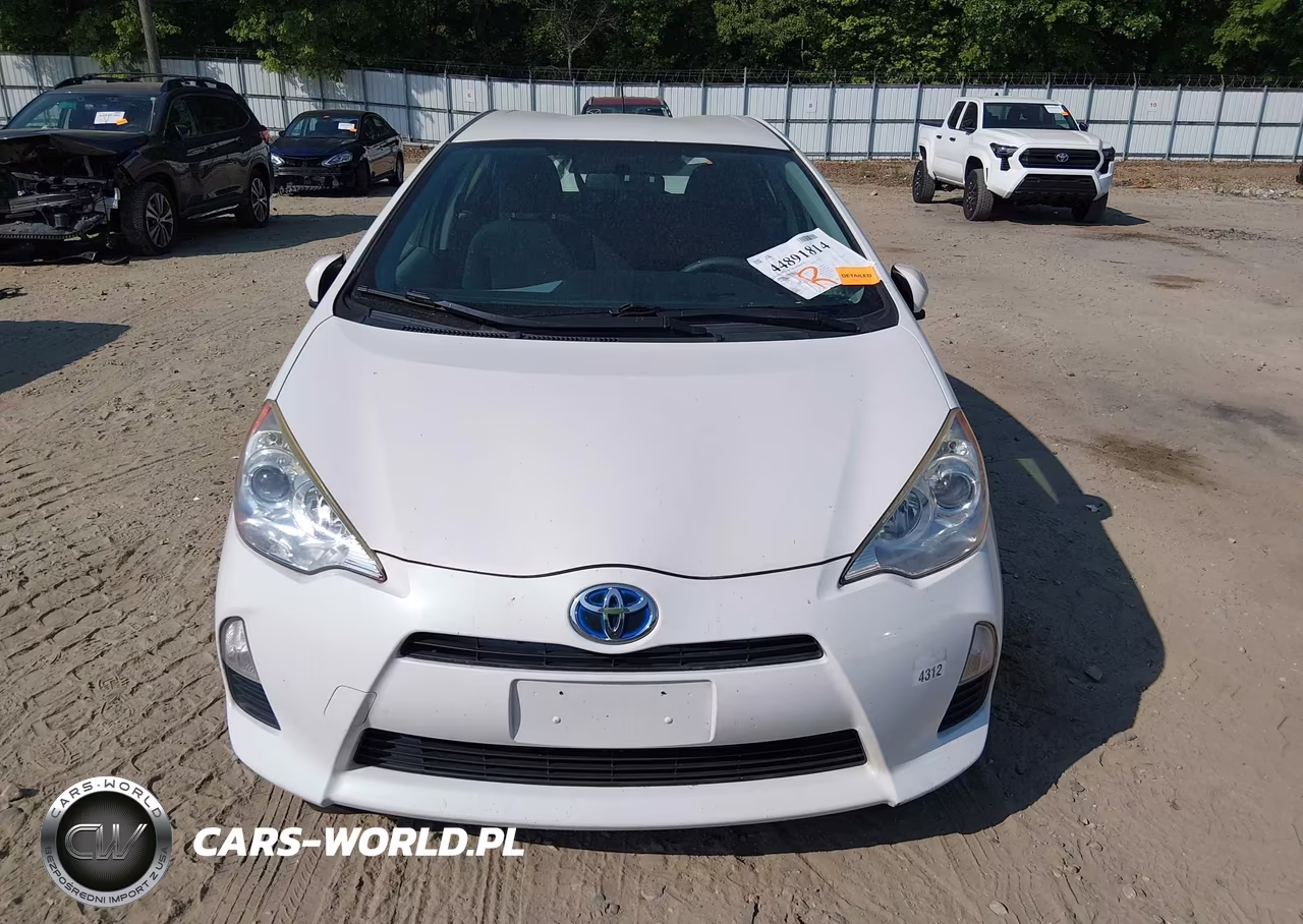 2012 Toyota Prius C Three VIN:JTDKDTB36C1515170 - 12