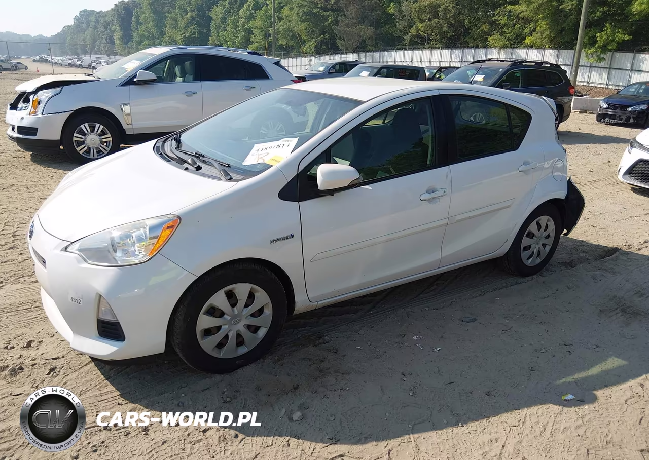 2012 Toyota Prius C Three VIN:JTDKDTB36C1515170 - 2