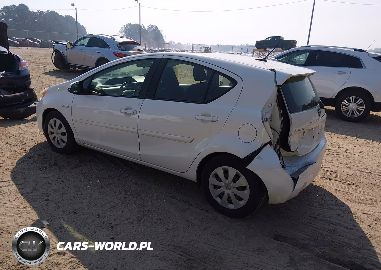 2012 Toyota Prius C Three VIN:JTDKDTB36C1515170 - 3