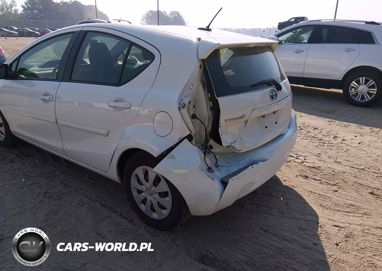 2012 Toyota Prius C Three VIN:JTDKDTB36C1515170 - 6