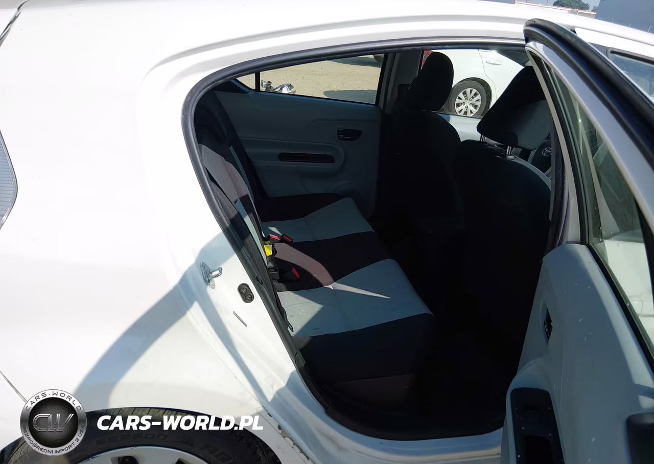 2012 Toyota Prius C Three VIN:JTDKDTB36C1515170 - 8