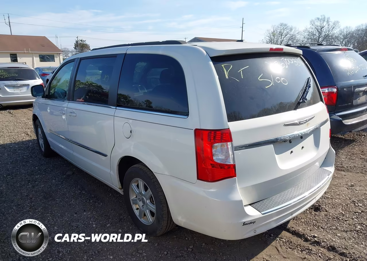 2011 Chrysler Town & Country Touring VIN:2A4RR5DG0BR704297 - 3