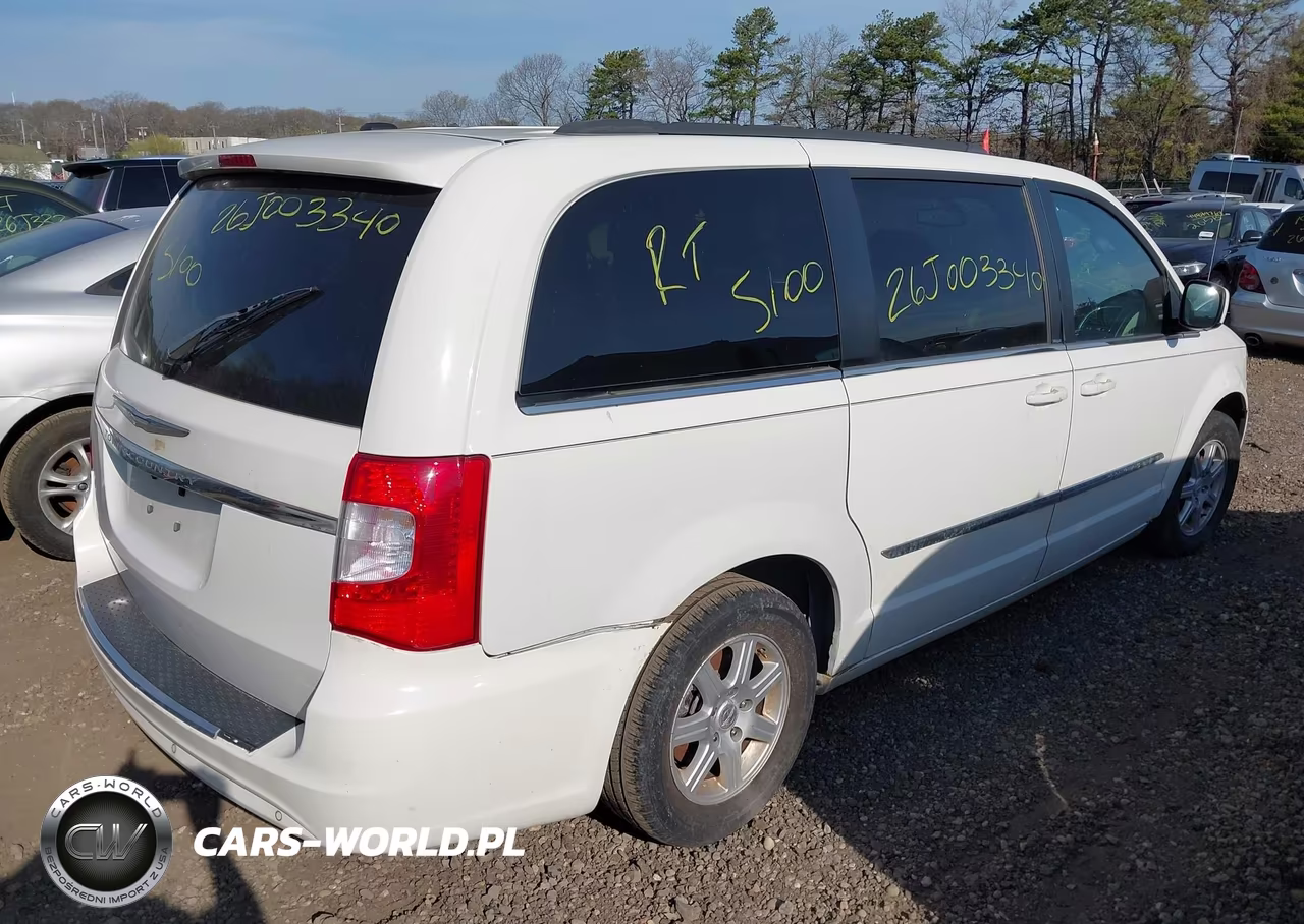 2011 Chrysler Town & Country Touring VIN:2A4RR5DG0BR704297 - 4