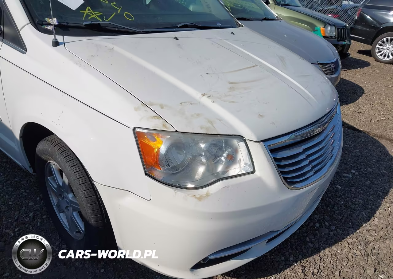 2011 Chrysler Town & Country Touring VIN:2A4RR5DG0BR704297 - 6