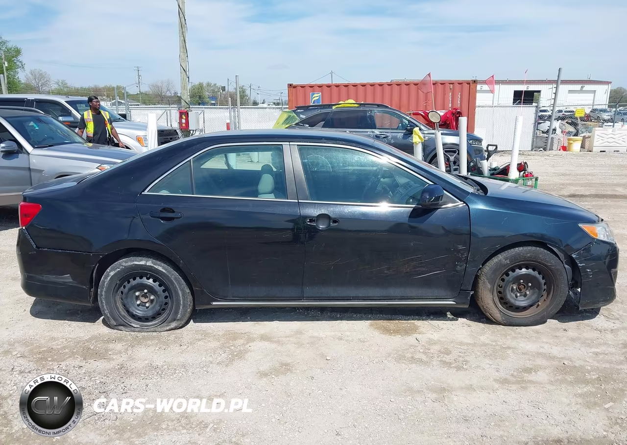 2014 Toyota Camry Le VIN:4T4BF1FK1ER408174 - 13