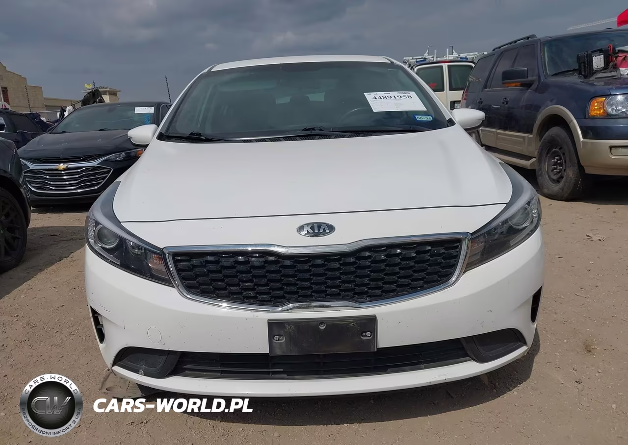 2018 Kia Forte S VIN:3KPFL4A70JE261285 - 13