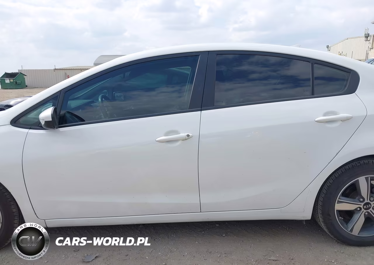 2018 Kia Forte S VIN:3KPFL4A70JE261285 - 15