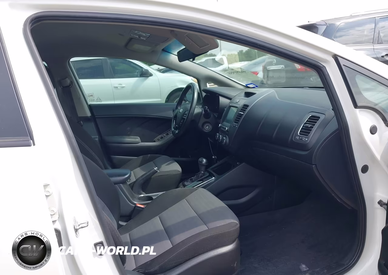 2018 Kia Forte S VIN:3KPFL4A70JE261285 - 5