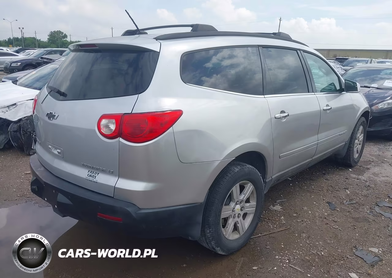 2010 Chevrolet Traverse Lt VIN:1GNLRGED7AS104389 - 4