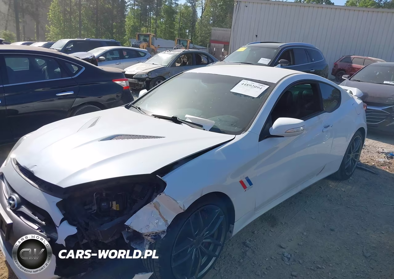2015 Hyundai Genesis 3.8 R-Spec VIN:KMHHU6KJXFU124774 - 14