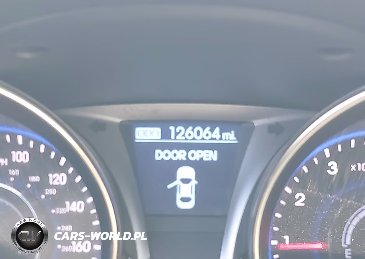 2015 Hyundai Genesis 3.8 R-Spec VIN:KMHHU6KJXFU124774 - 15