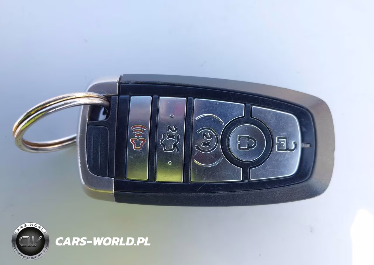 2018 Ford Fusion Energi Titanium VIN:3FA6P0SU7JR273935 - 11
