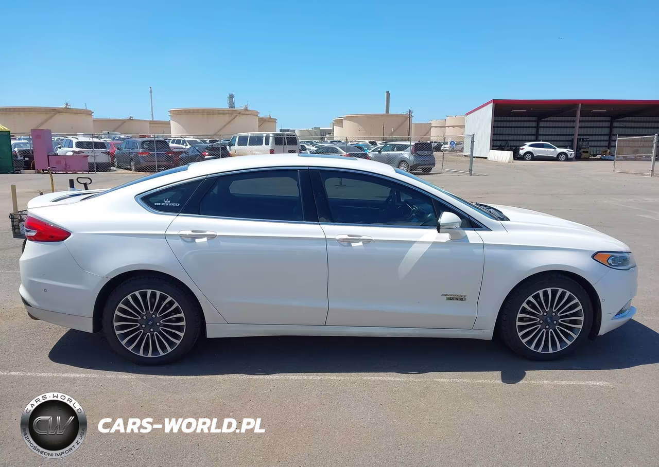 2018 Ford Fusion Energi Titanium VIN:3FA6P0SU7JR273935 - 13
