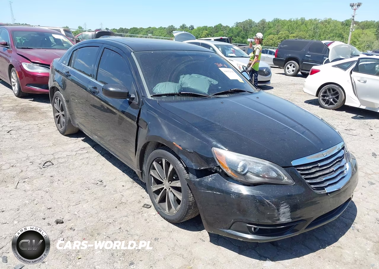 2013 Chrysler 200 Touring – zdjęcie 1 z 19