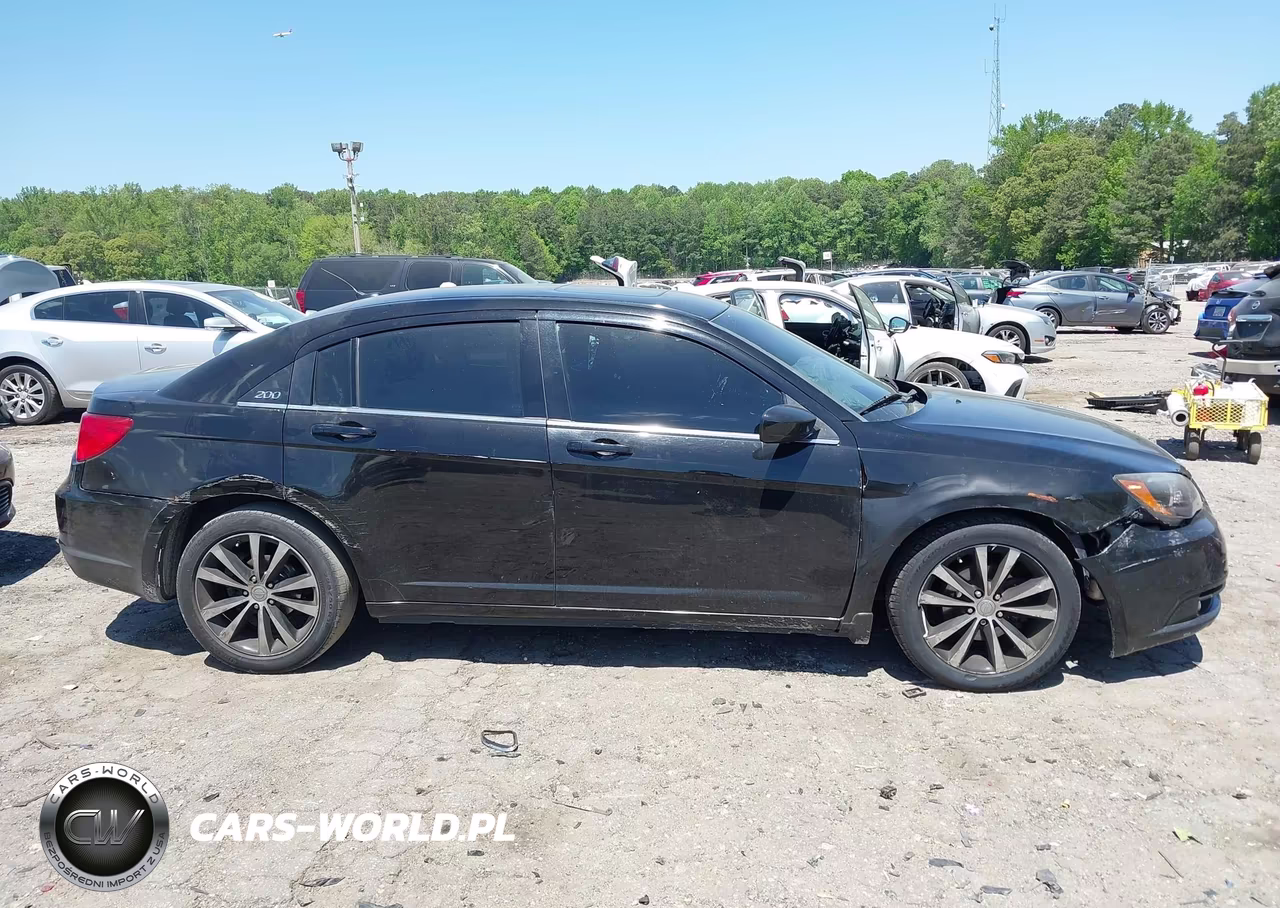 2013 Chrysler 200 Touring VIN:1C3CCBBB6DN595836 - 13