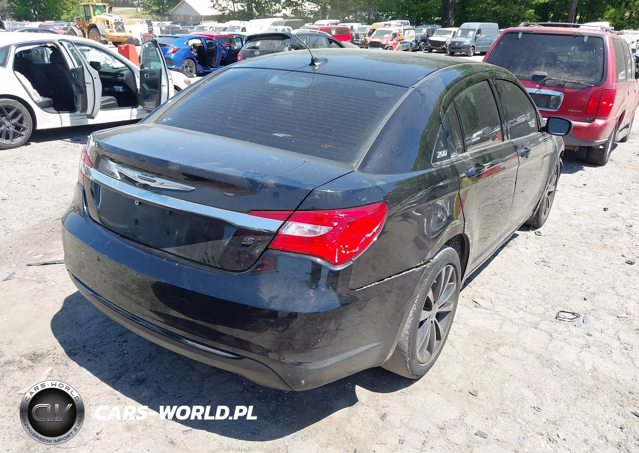 2013 Chrysler 200 Touring VIN:1C3CCBBB6DN595836 - 4