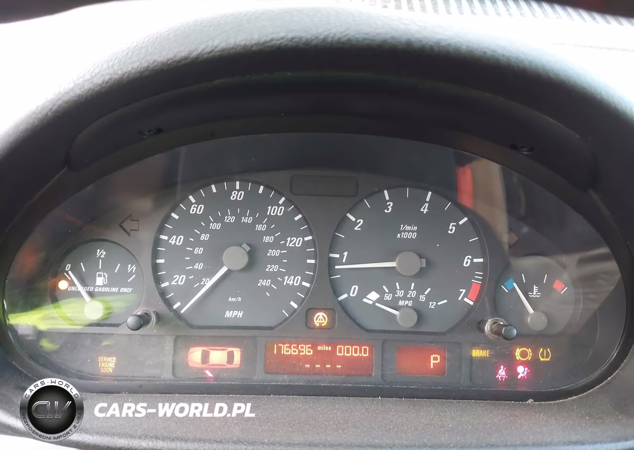 2006 BMW 325Ci VIN:WBABW33486PX84061 - 7