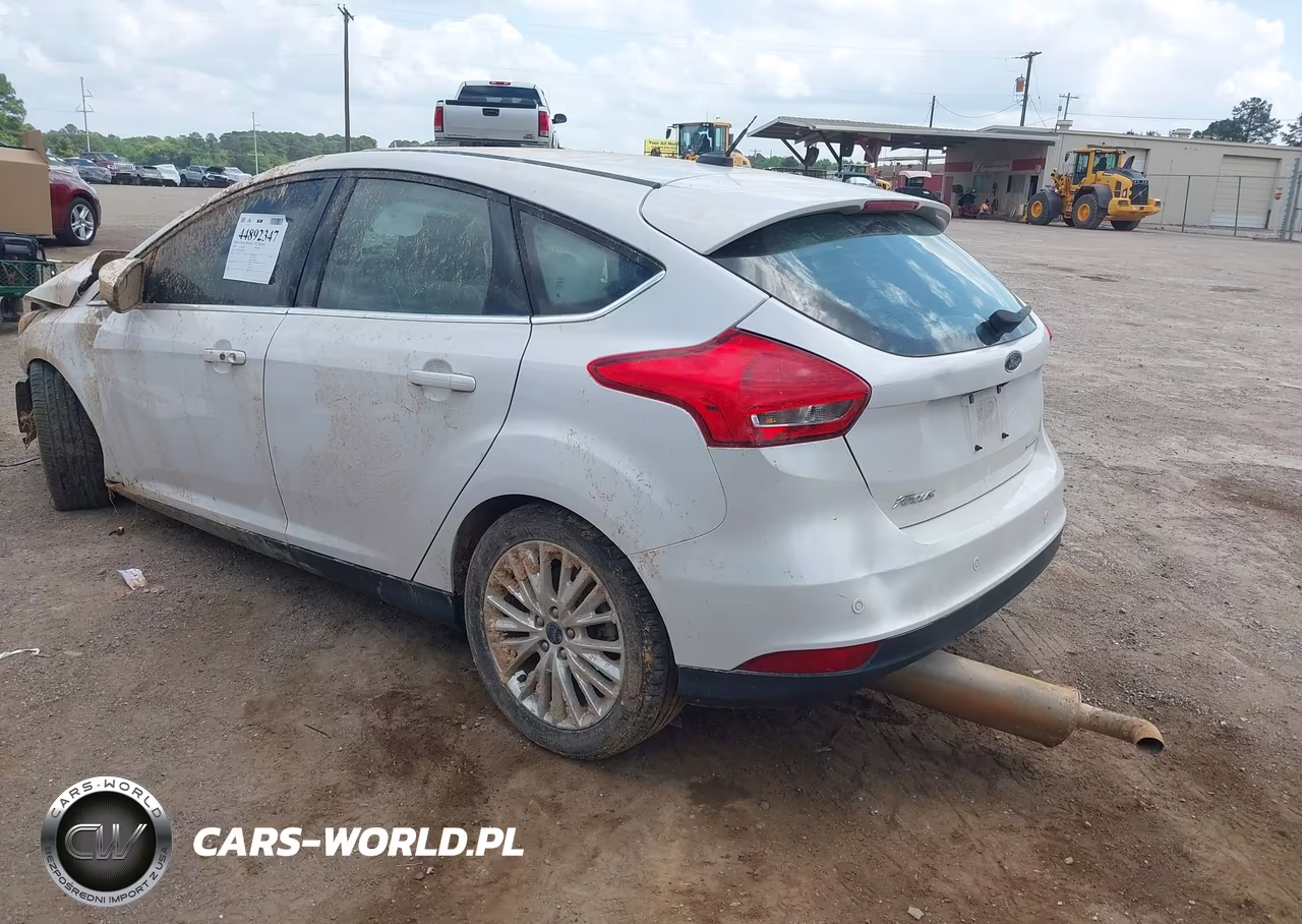 2016 Ford Focus Titanium VIN:1FADP3N26GL332693 - 3