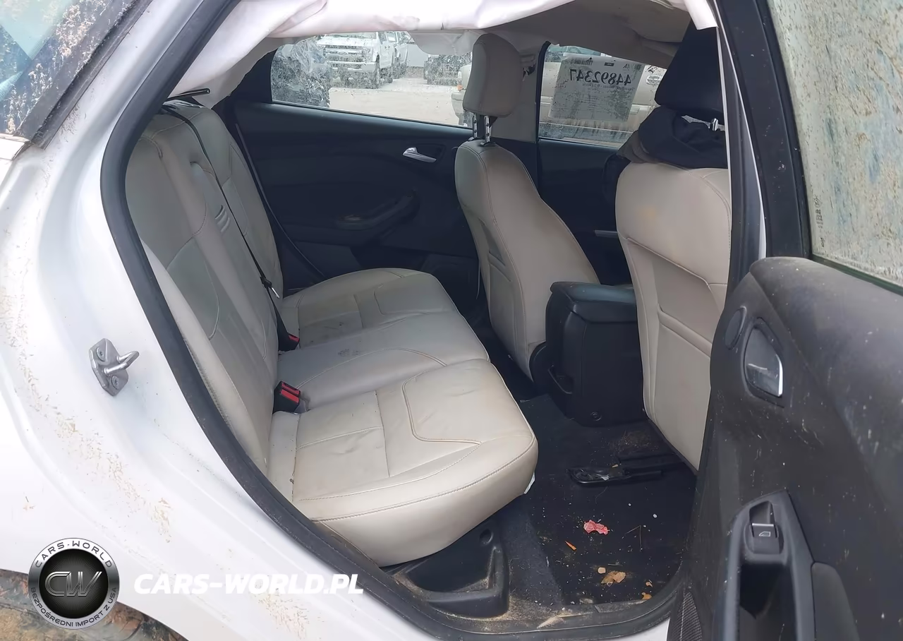 2016 Ford Focus Titanium VIN:1FADP3N26GL332693 - 8