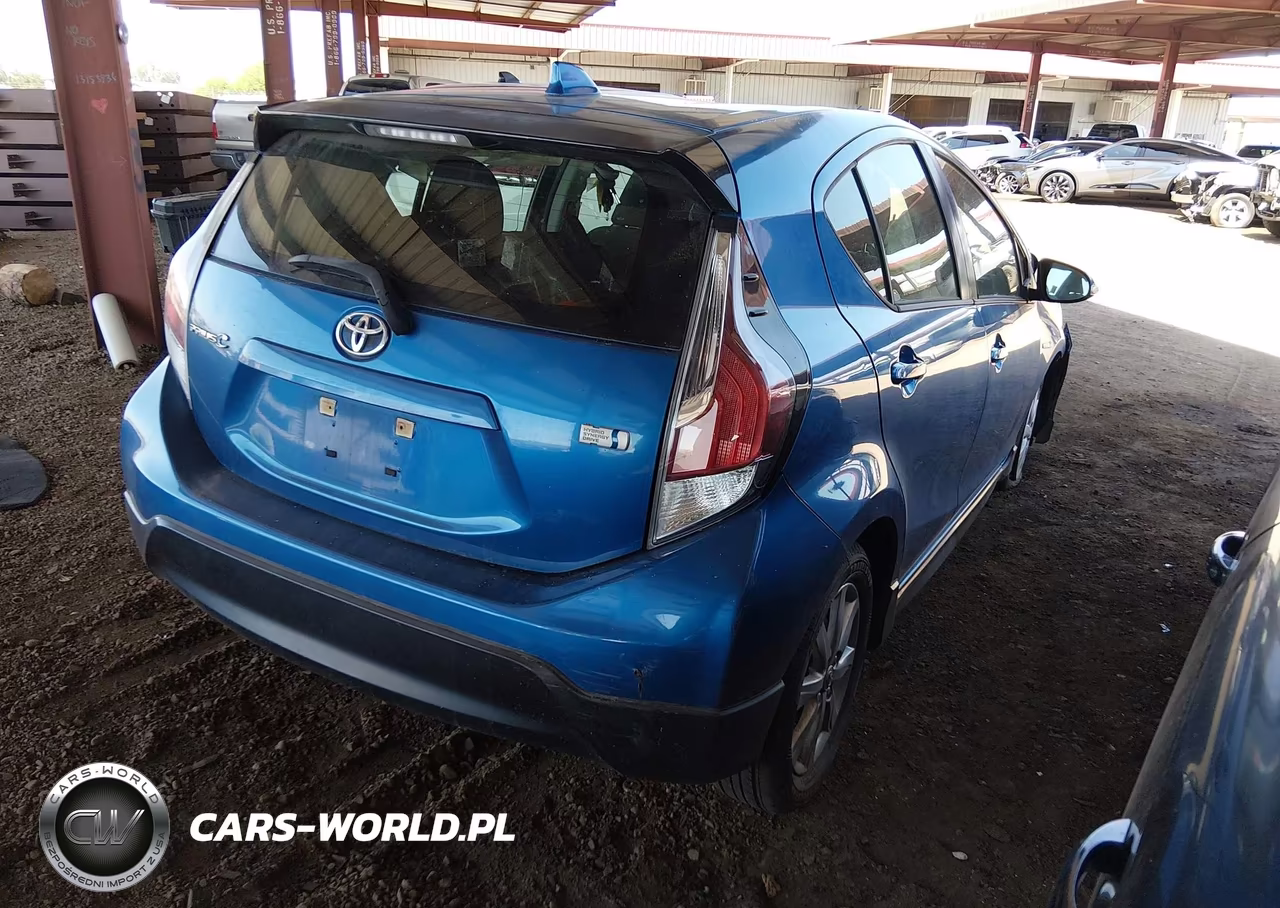 2017 Toyota Prius C Two VIN:JTDKDTB34H1593423 - 4