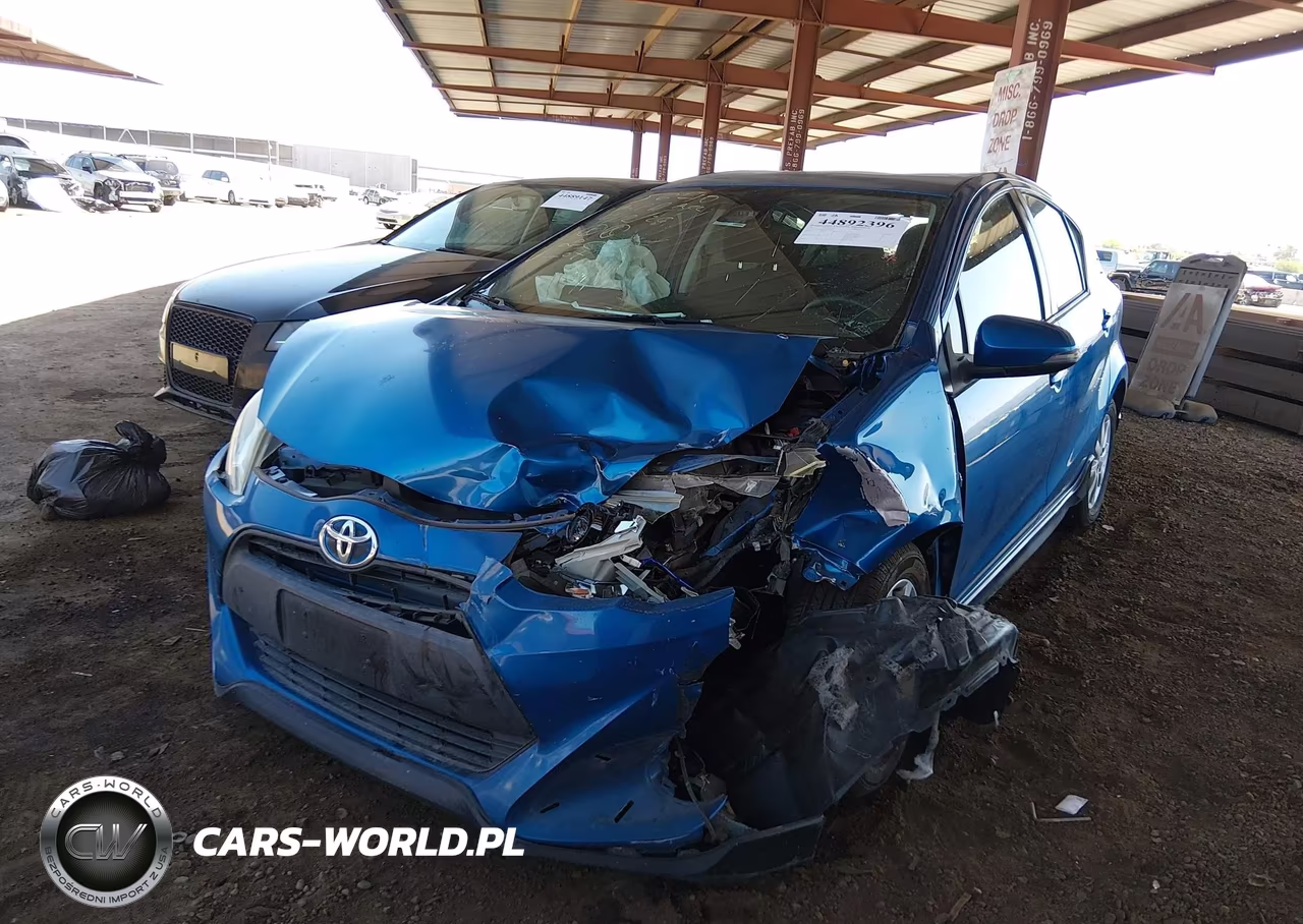 2017 Toyota Prius C Two VIN:JTDKDTB34H1593423 - 6